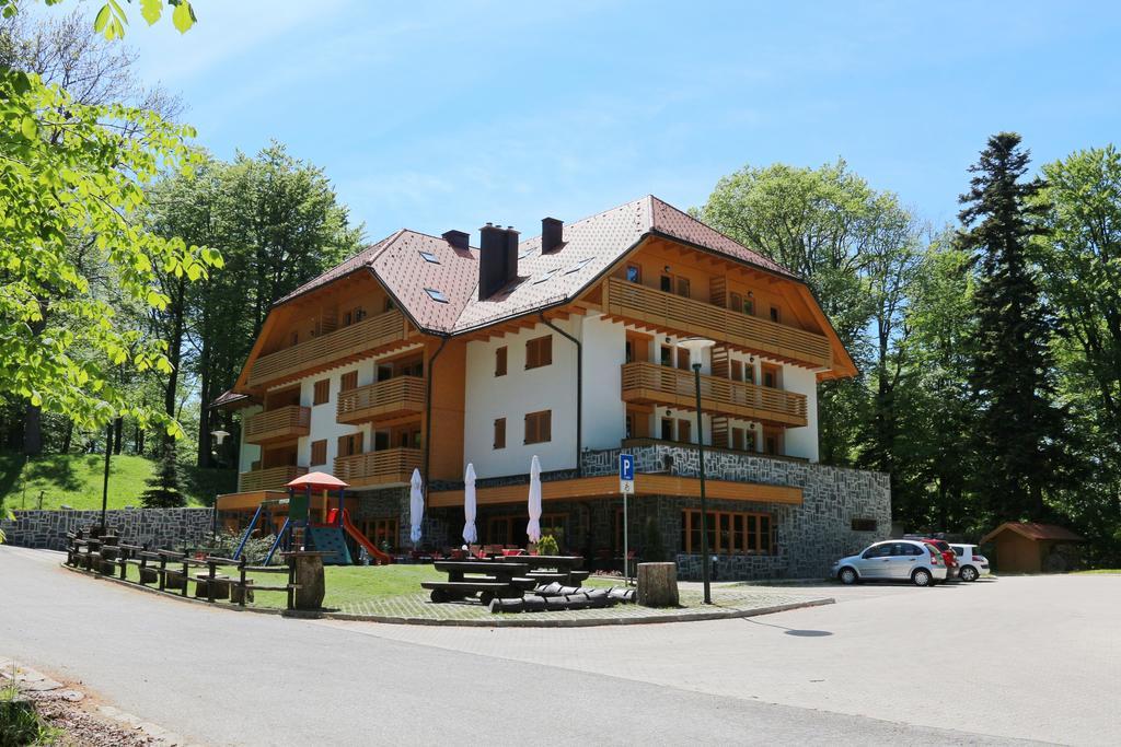 Aparthotel Snjezna Kraljica Zagreb Exterior foto